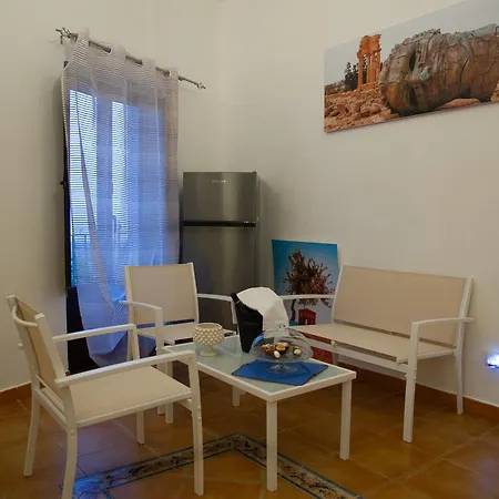 Bed & Breakfast La Vista Sul Teatro 3*